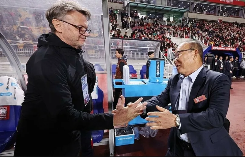 Troussier tiếp quản đội tuyển Việt Nam trong bối cảnh người hâm mộ kỳ vọng lớn sau thời HLV Park Hang-seo