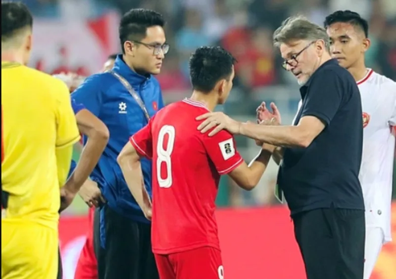 Giai đoạn của Troussier tại Việt Nam gây tranh luận vì sự khác biệt giữa triết lý dài hạn và kết quả thực tế